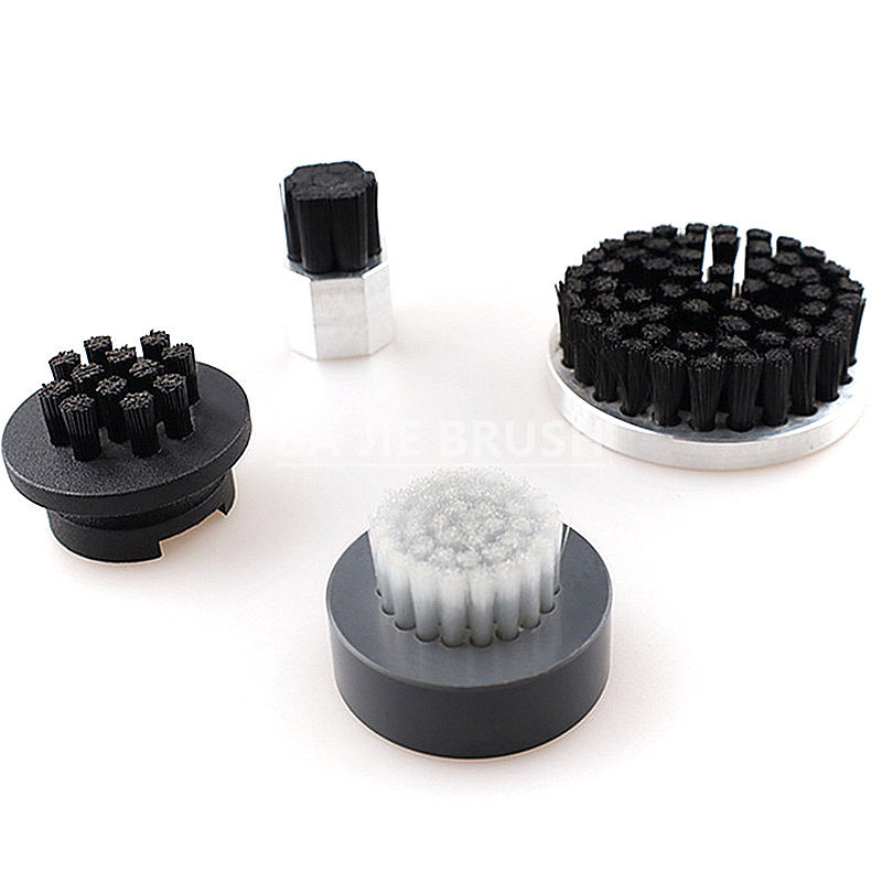 Button Bed Brush